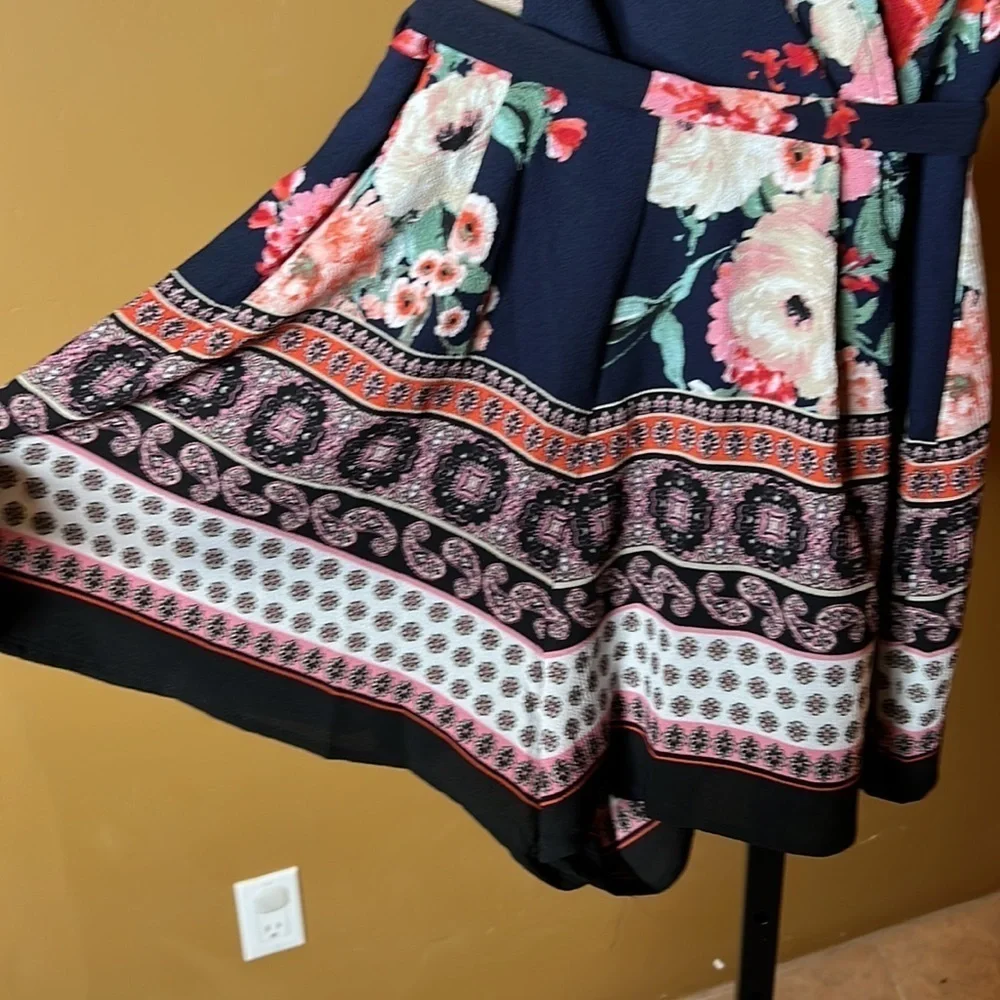 Three Pink Hearts Navy Floral Boho Romper Open Back Tie Waist Shorts Size XS - Picture 4 of 15